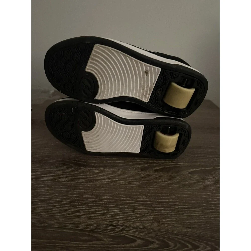 Heelys YTH 3 Boys' Black White Athletic Skate Shoes  Wheel US 3 UK 2 EU 33